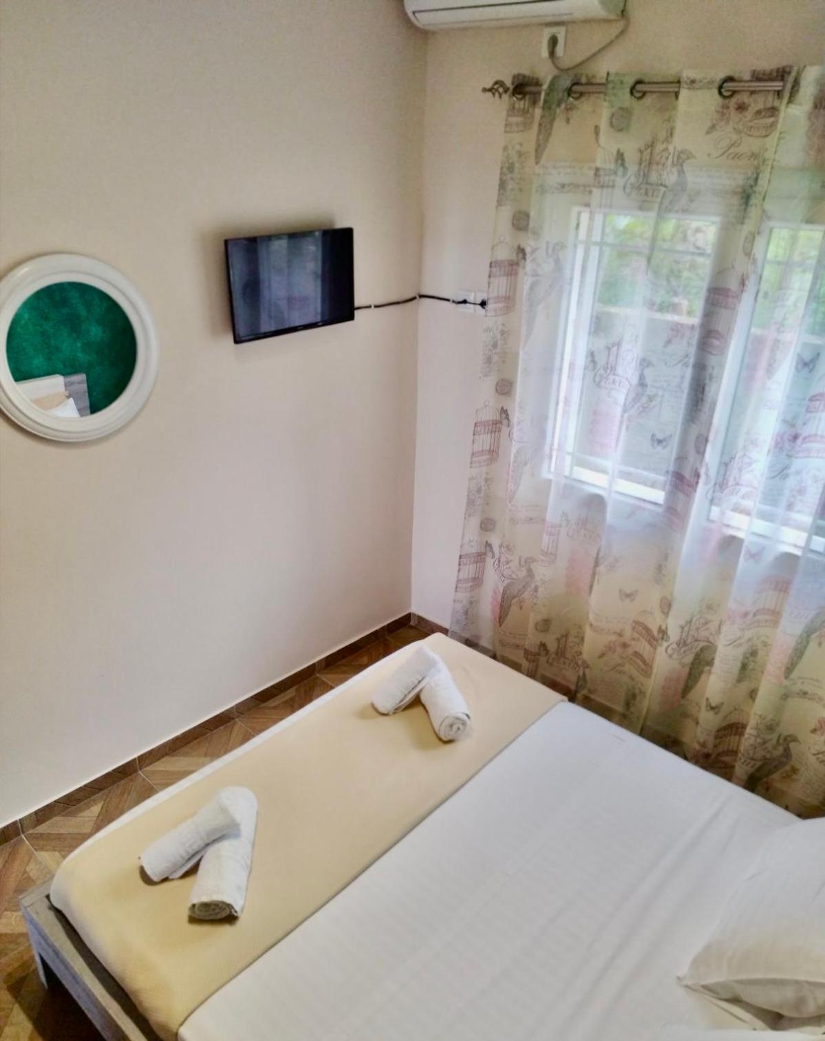 Dagos Rooms Dhërmi Exteriör bild