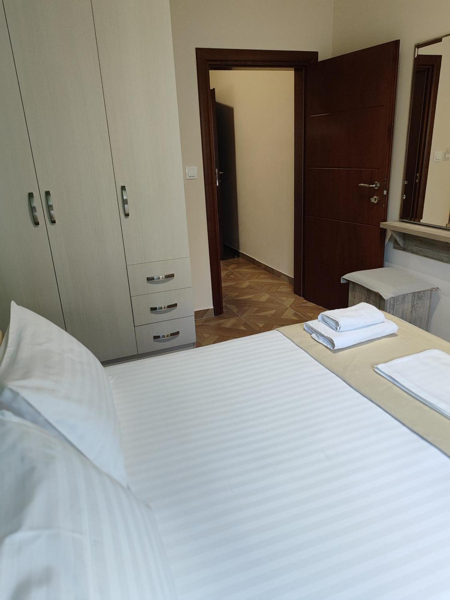 Dagos Rooms Dhërmi Exteriör bild