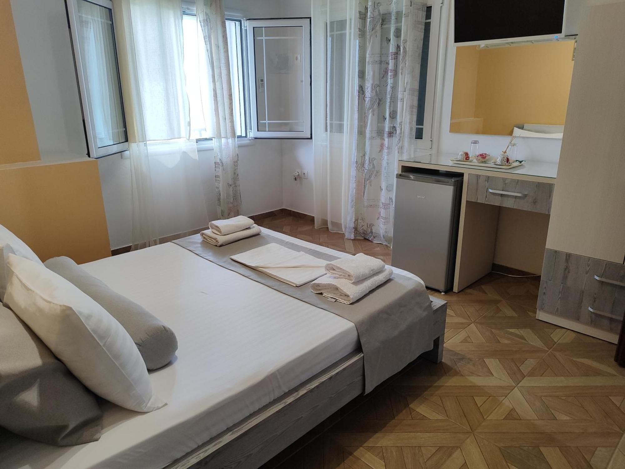 Dagos Rooms Dhërmi Exteriör bild