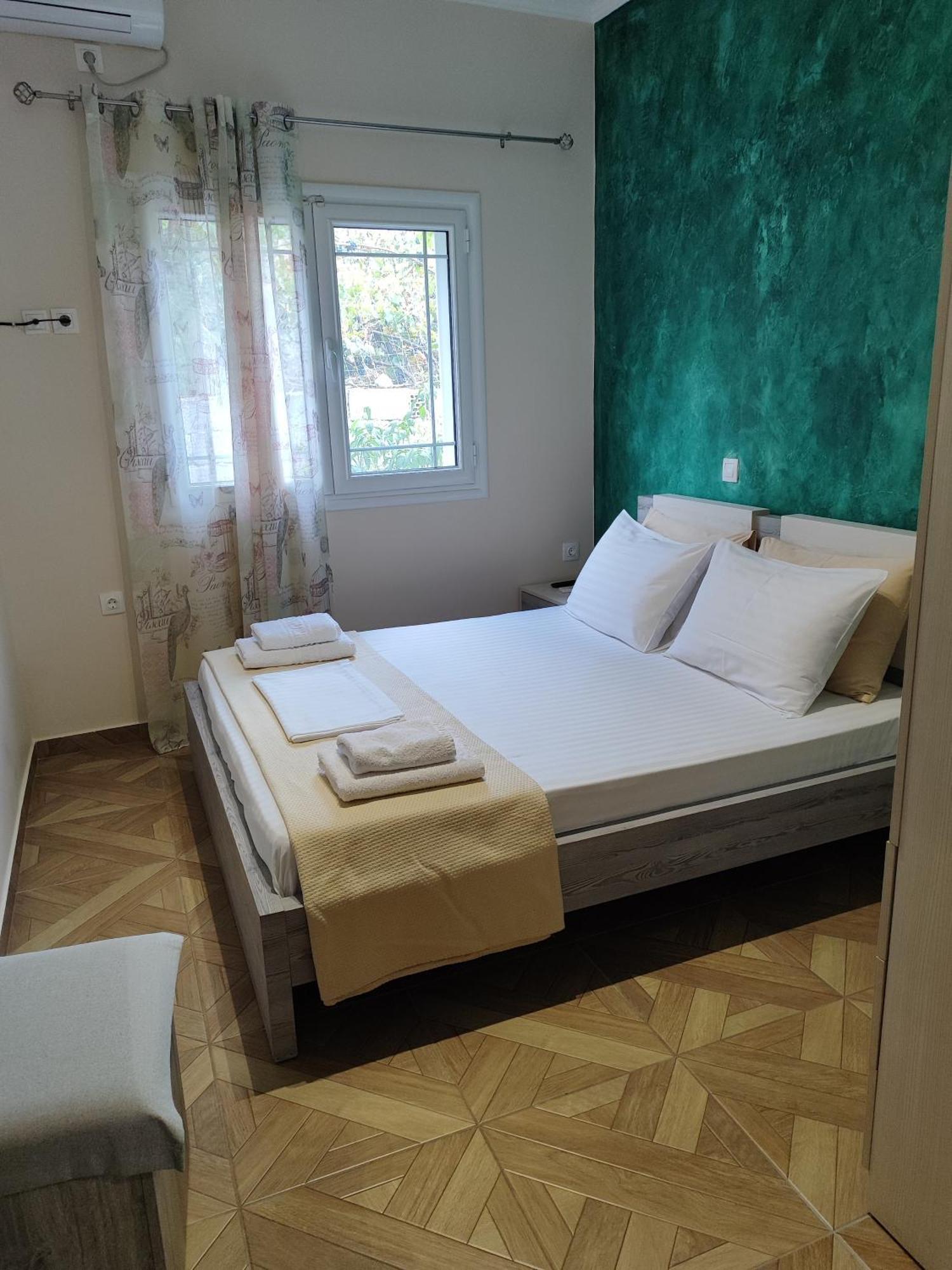 Dagos Rooms Dhërmi Exteriör bild